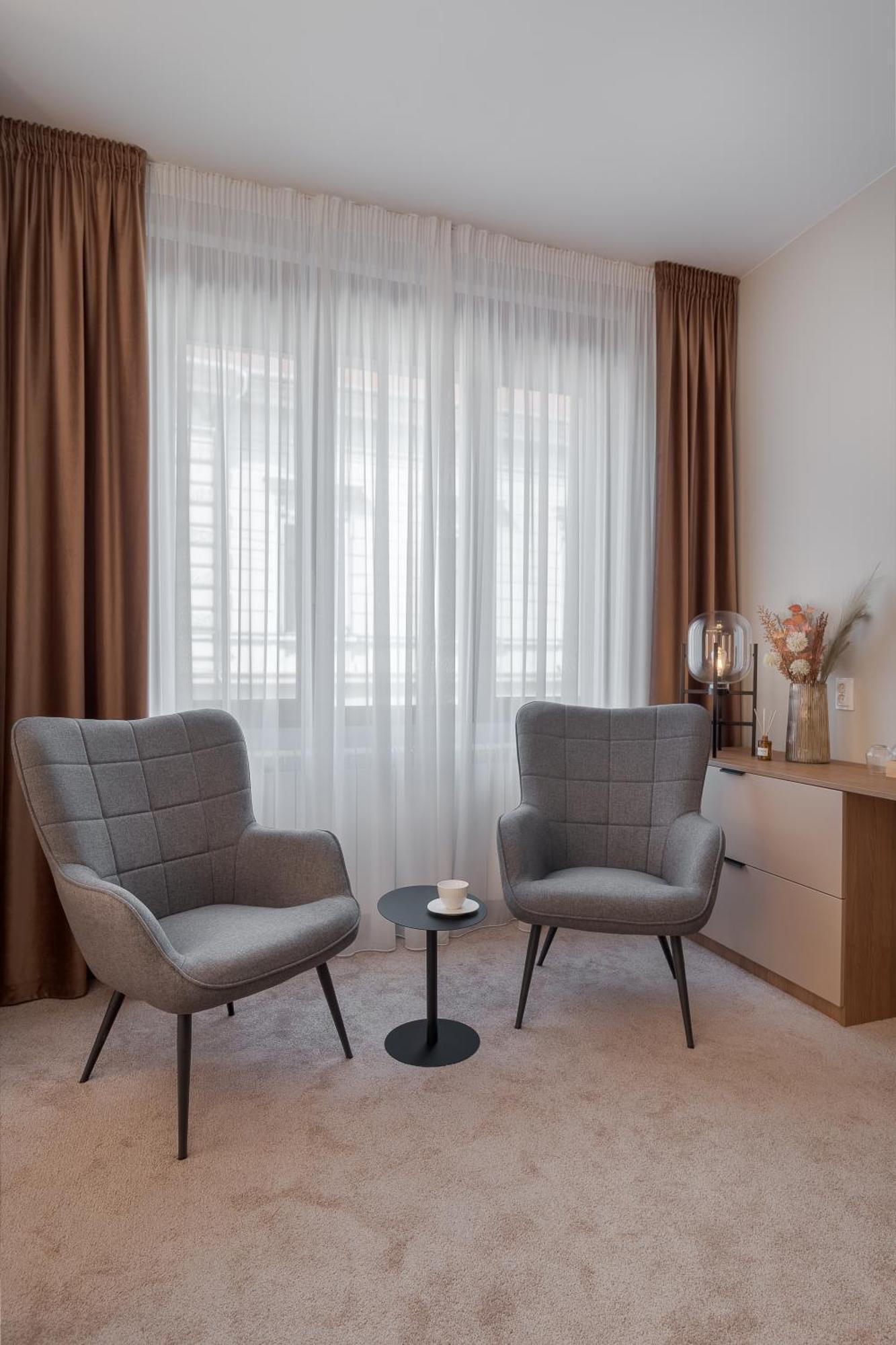 Oasis Rooms Oradea Eksteriør billede