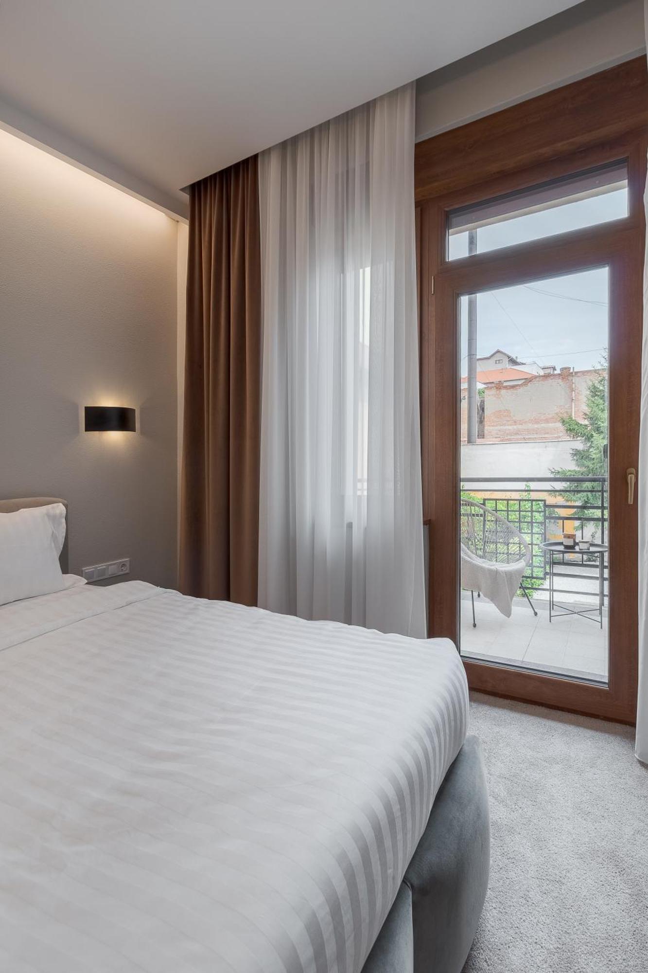 Oasis Rooms Oradea Eksteriør billede